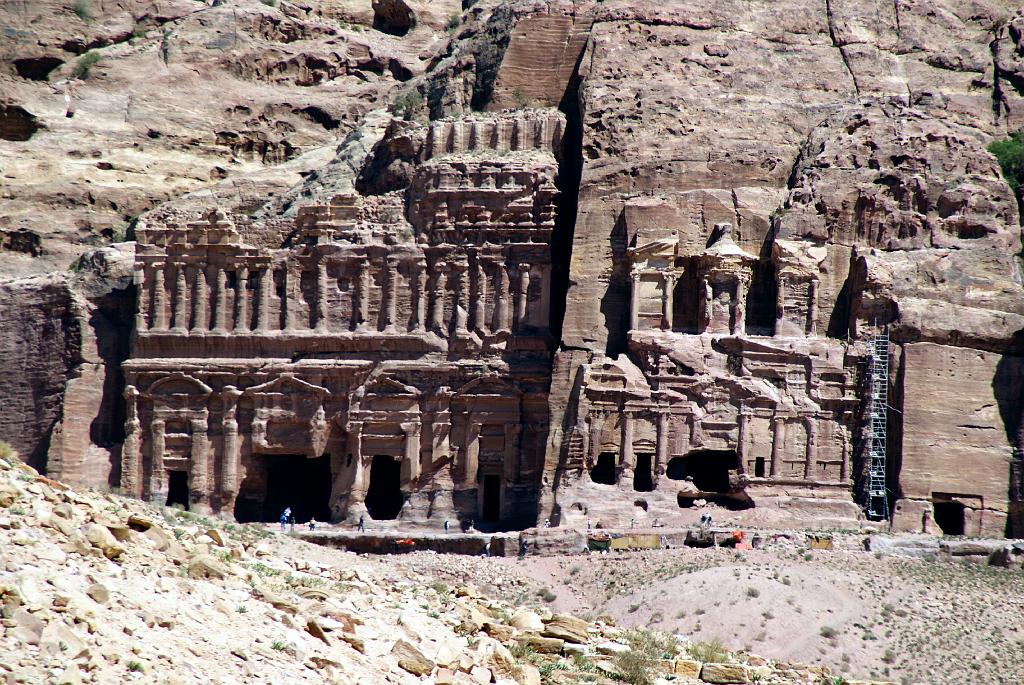 68 Petra - Tombe reali.JPG